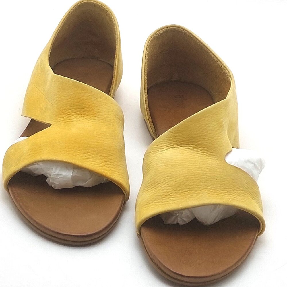 OKER WOMANS LEATHER MUSTARD SLIPPERS